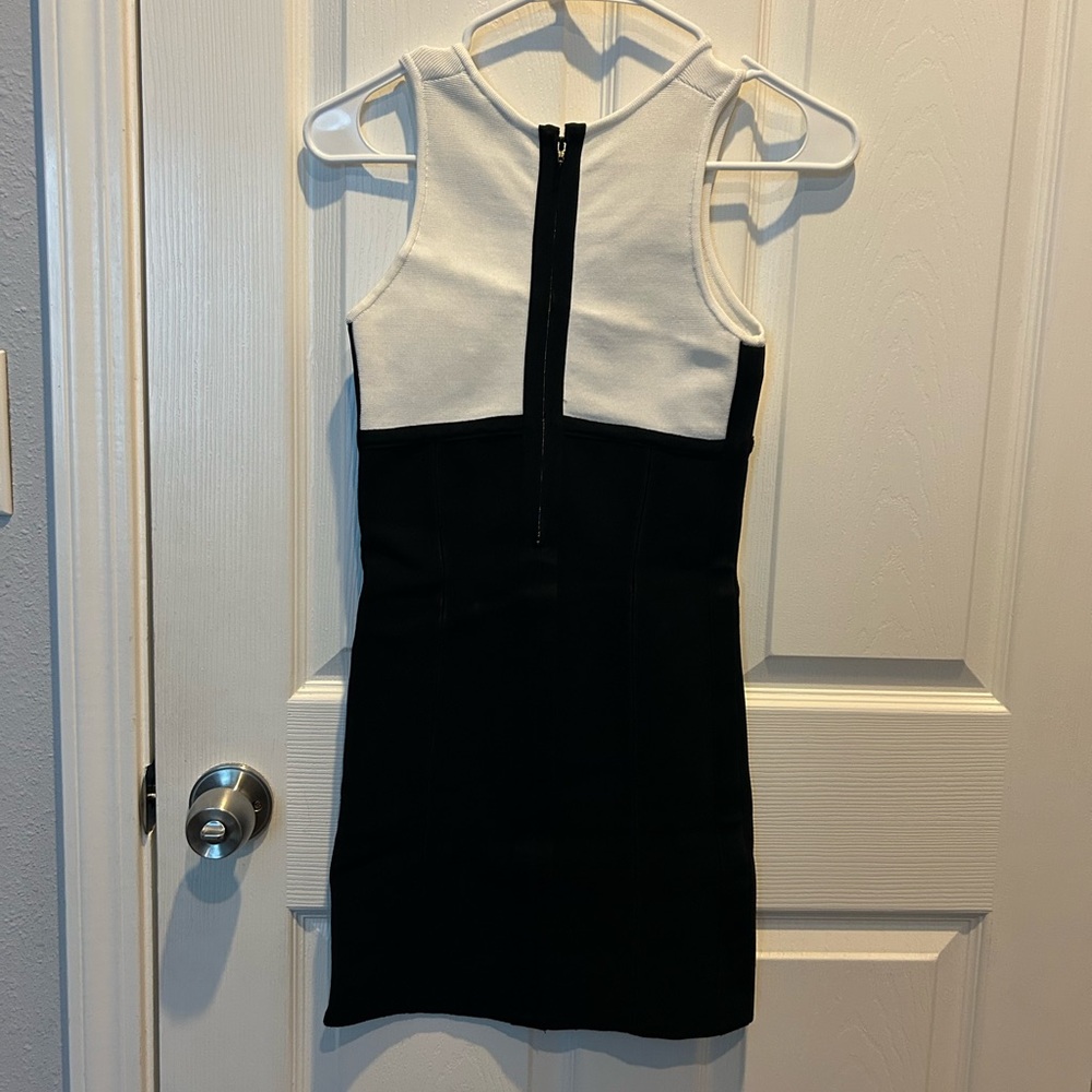Stellah Monochrome Ribbed Dress - Picture 4 of 4